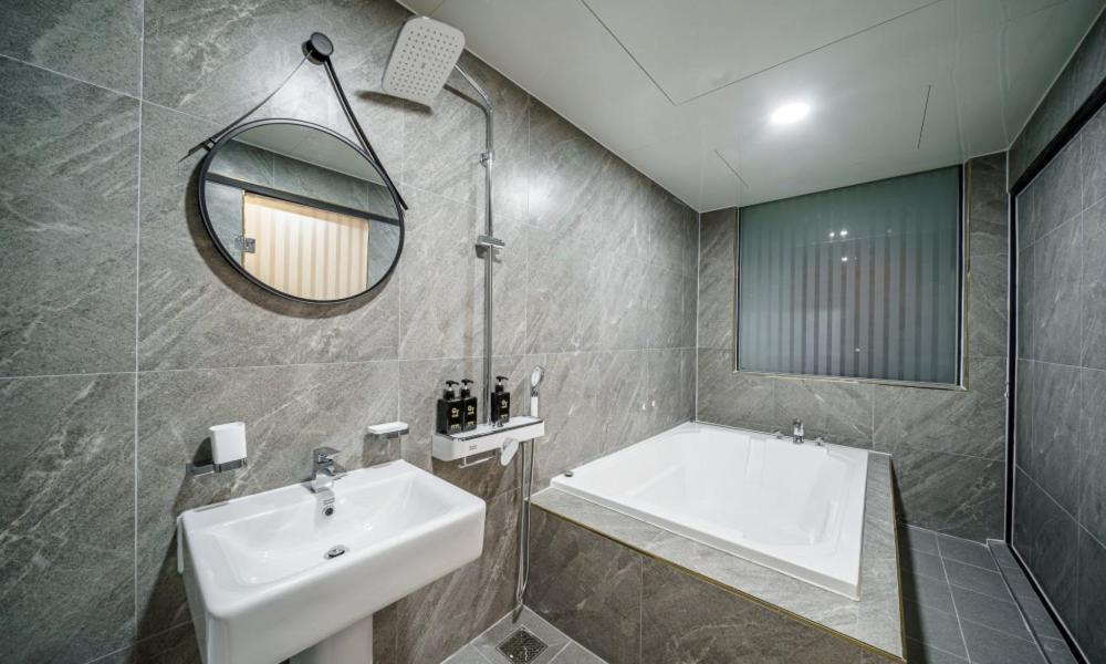 G7 Hotel Dongducheon Экстерьер фото