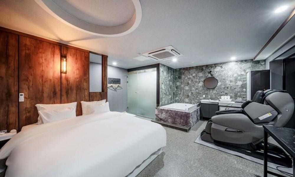 G7 Hotel Dongducheon Экстерьер фото