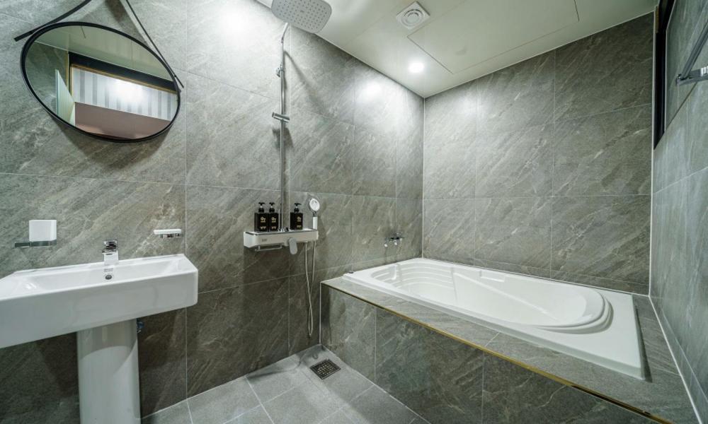 G7 Hotel Dongducheon Экстерьер фото